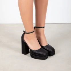 RAID Aamira Platform Heel In Black