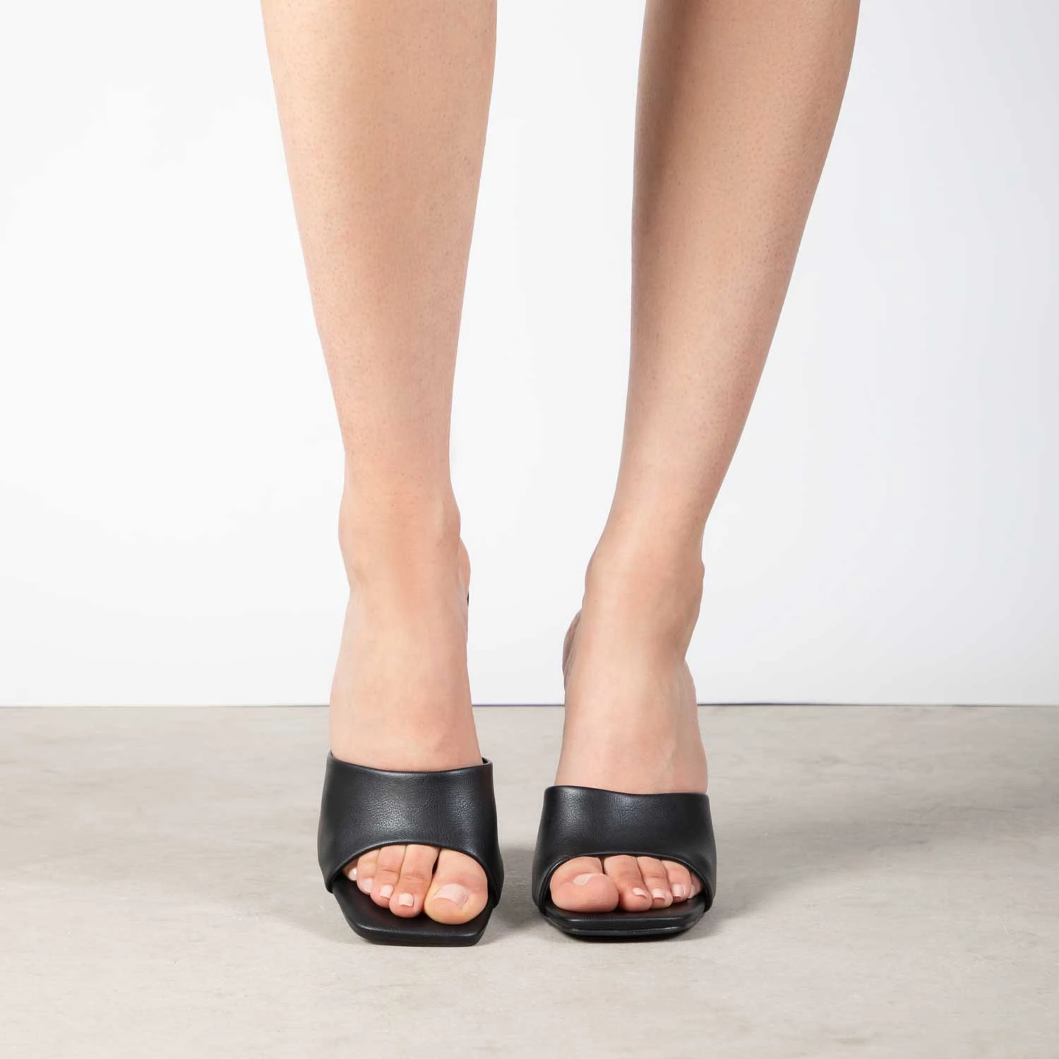 RAID Amantha Heeled Mule In Black - Image 4