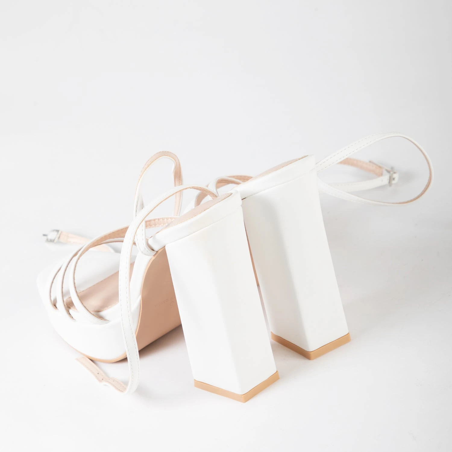 RAID Fia Platform Heel In White - Image 4