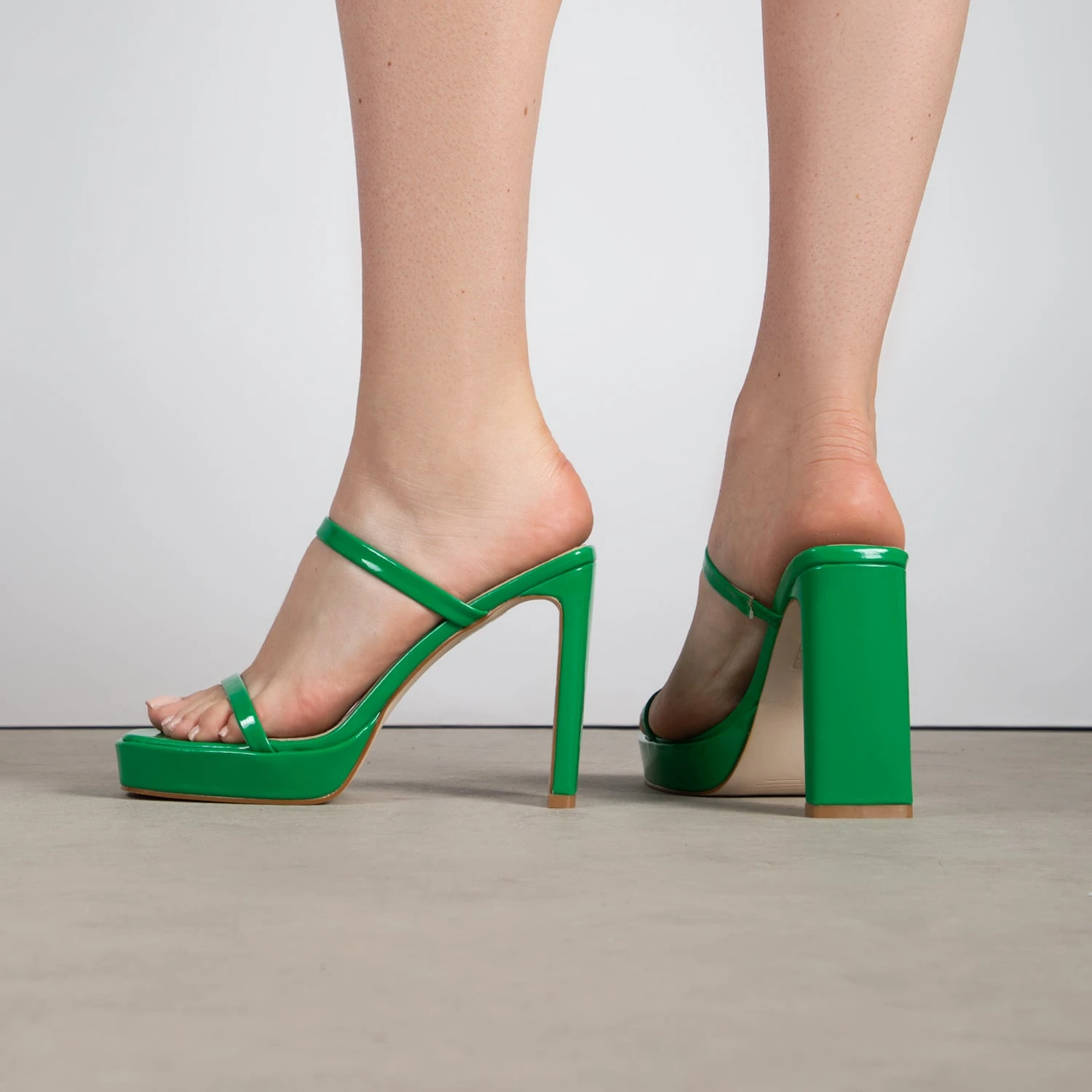 RAID Genica Heeled Mule In Green - Image 3