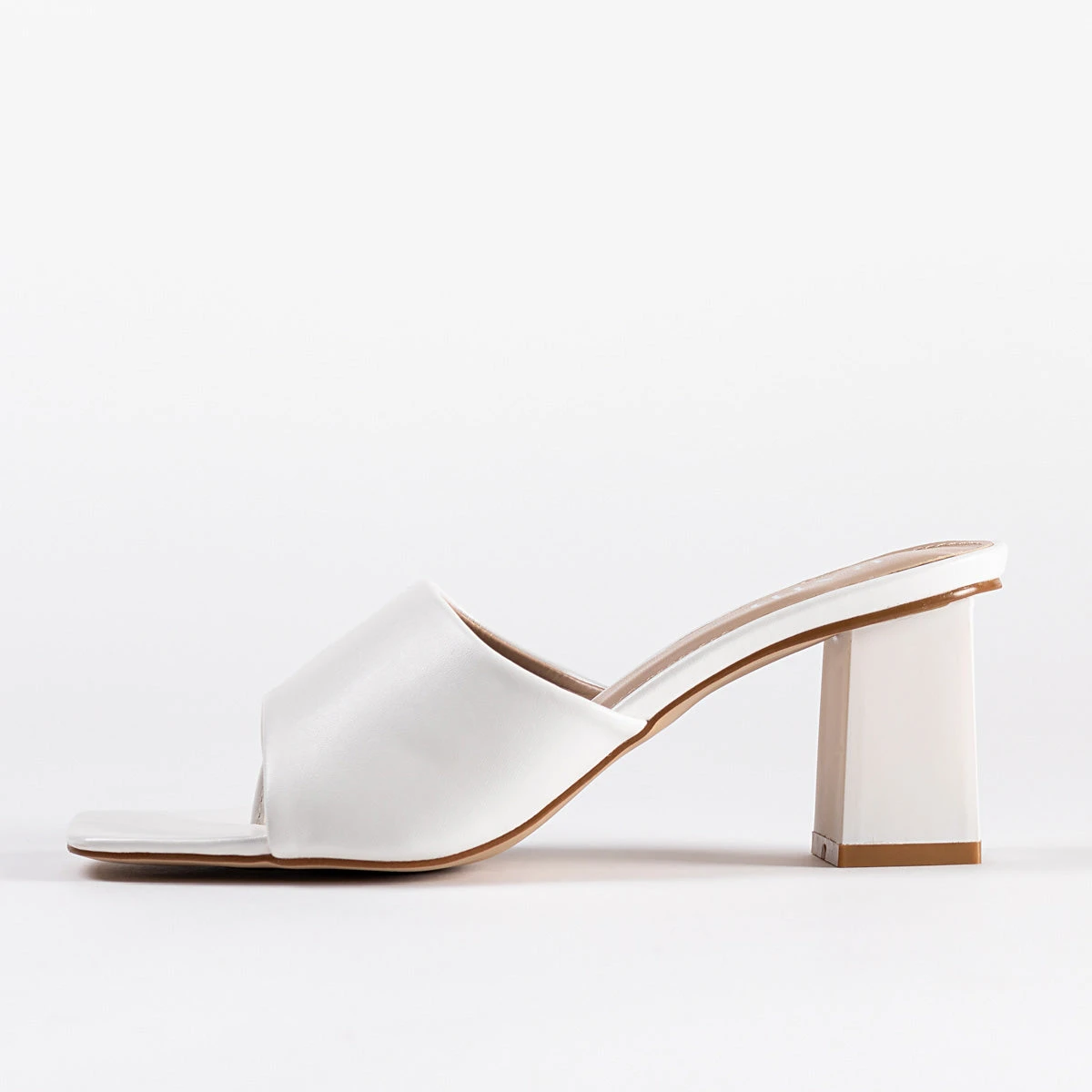 RAID Pia Heeled Mule In White - Image 4